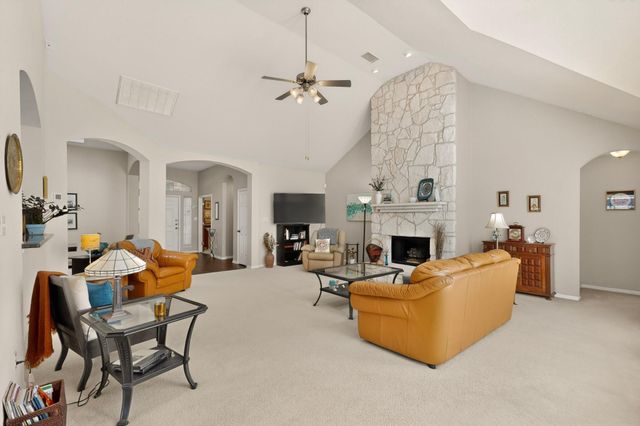 905 Victoria Ridge DR, Pflugerville, TX 78660