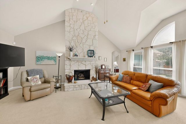 905 Victoria Ridge DR, Pflugerville, TX 78660
