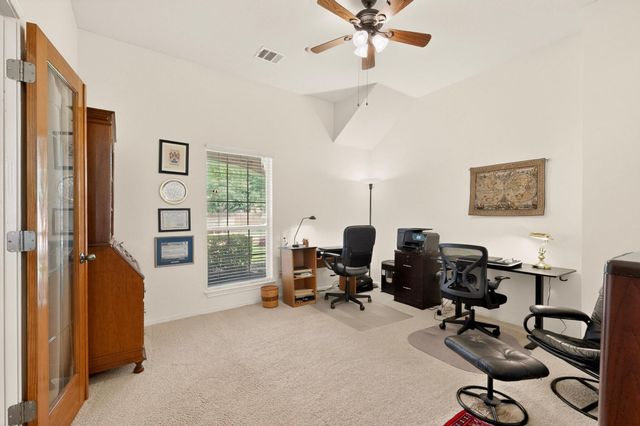 905 Victoria Ridge DR, Pflugerville, TX 78660