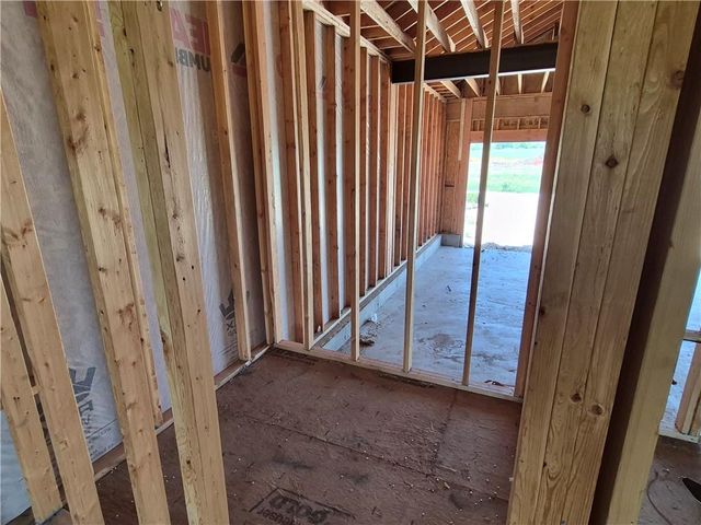 14665 Amanda Lane, Basehor, KS 66007