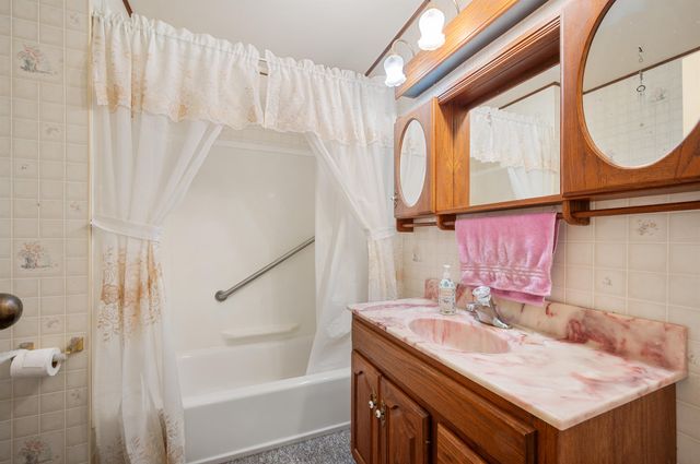 6329 Springdale Boulevard, Grand Blanc Twp, MI 48439