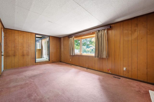 6329 Springdale Boulevard, Grand Blanc Twp, MI 48439