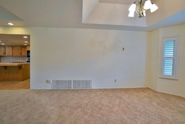 742 W Ellery Avenue, Clovis, CA 93612