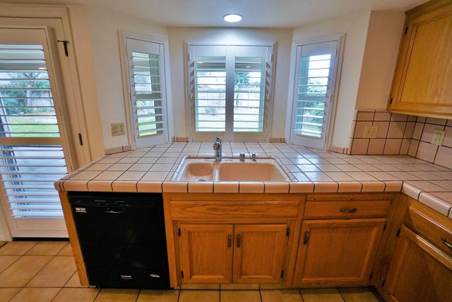 742 W Ellery Avenue, Clovis, CA 93612