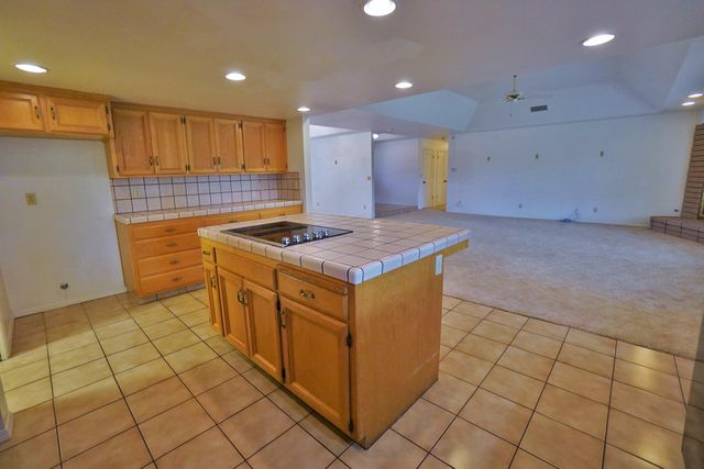 742 W Ellery Avenue, Clovis, CA 93612