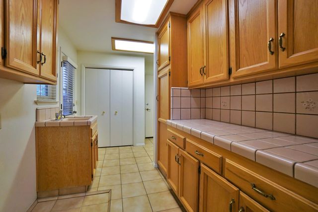 742 W Ellery Avenue, Clovis, CA 93612