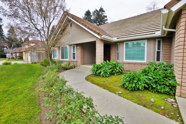 742 W Ellery Avenue, Clovis, CA 93612