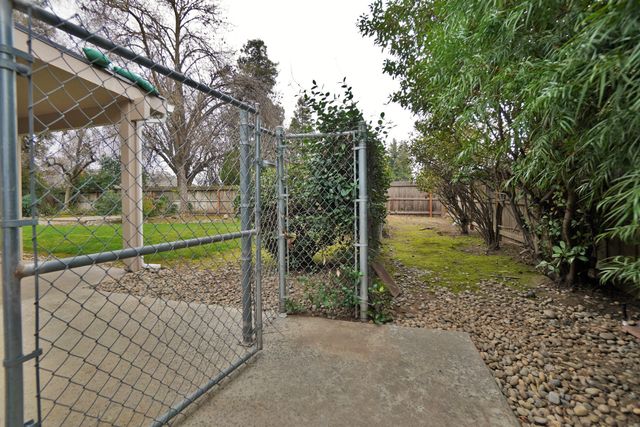 742 W Ellery Avenue, Clovis, CA 93612