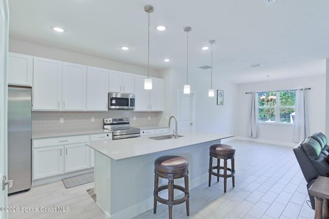951 Sareta Street SE, Palm Bay, FL 32909