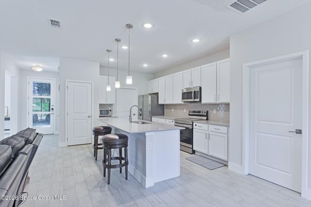 951 Sareta Street SE, Palm Bay, FL 32909