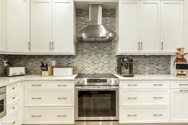 1610 Clermont DR 103I, Naples, FL 34109