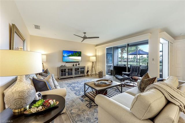 1610 Clermont DR 103I, Naples, FL 34109