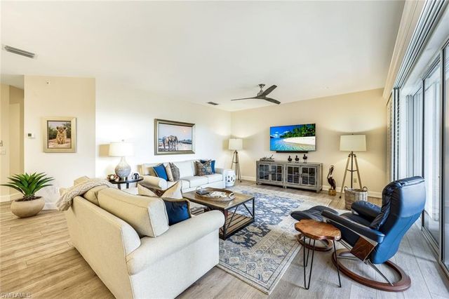 1610 Clermont DR 103I, Naples, FL 34109