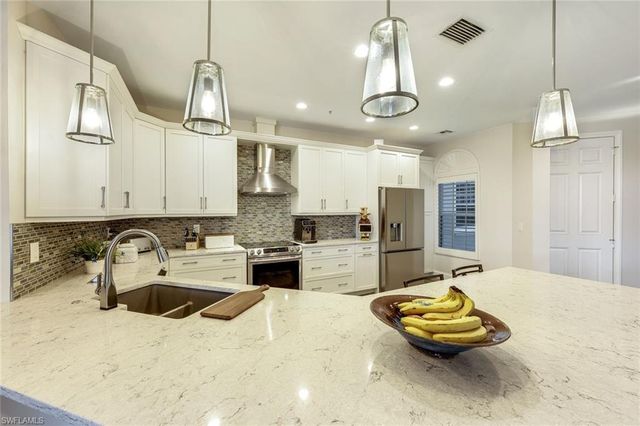 1610 Clermont DR 103I, Naples, FL 34109