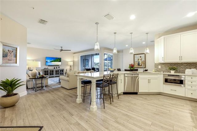 1610 Clermont DR 103I, Naples, FL 34109