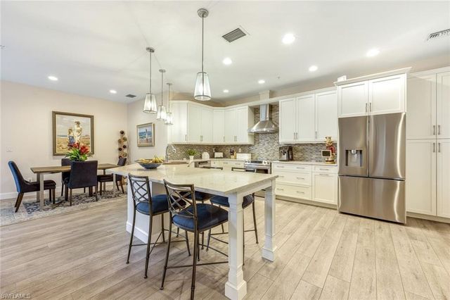 1610 Clermont DR 103I, Naples, FL 34109