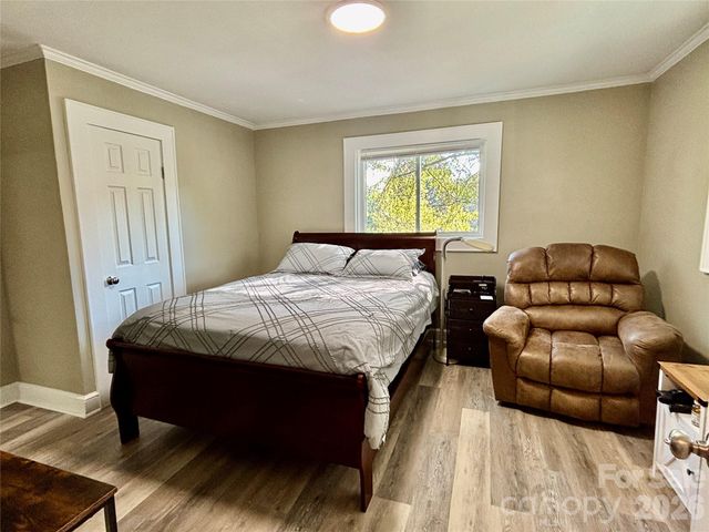 6622 Mountain Grove Road, Hickory, NC 28602