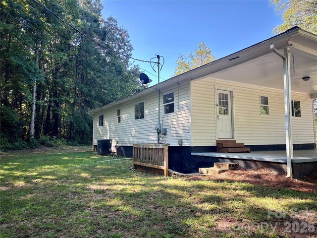 6622 Mountain Grove Road, Hickory, NC 28602