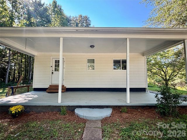 6622 Mountain Grove Road, Hickory, NC 28602