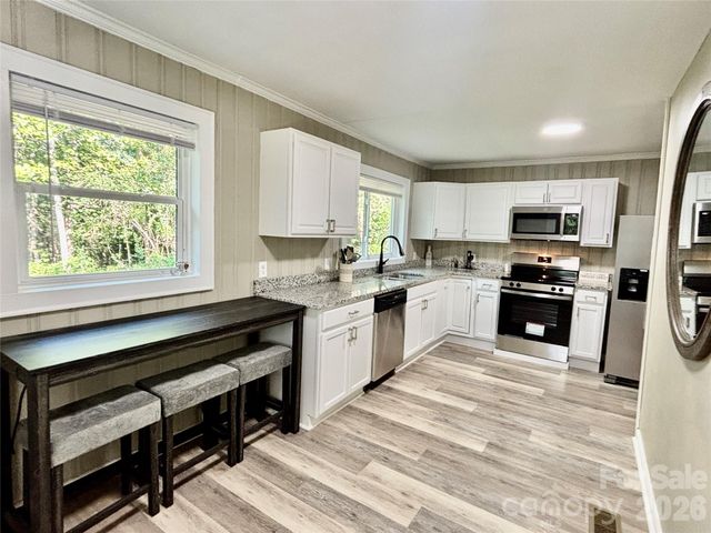6622 Mountain Grove Road, Hickory, NC 28602