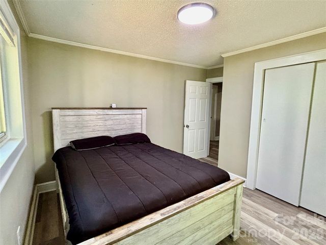 6622 Mountain Grove Road, Hickory, NC 28602