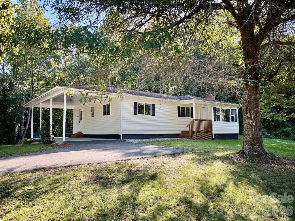 6622 Mountain Grove Road, Hickory, NC 28602
