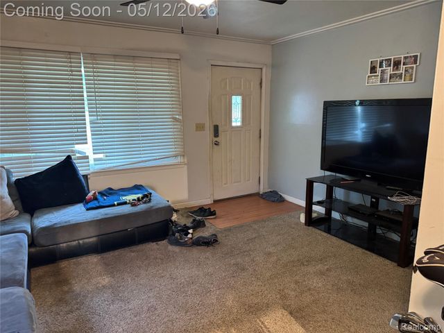 135 Hershey Boulevard, Waterford Charter Township, MI 48327