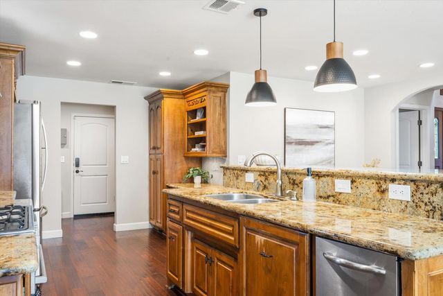 1102 Bodega Ct, Roseville, CA 95661