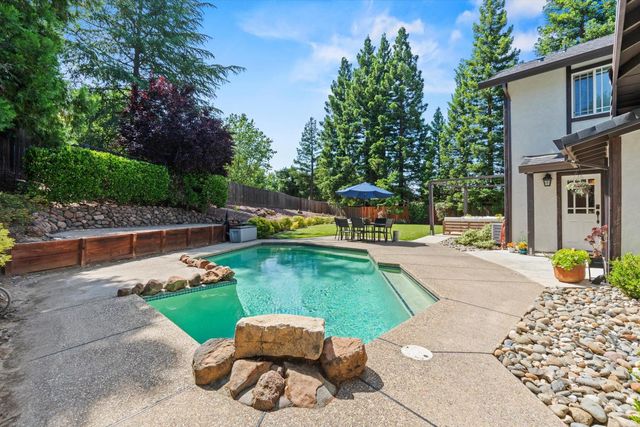 1102 Bodega Ct, Roseville, CA 95661