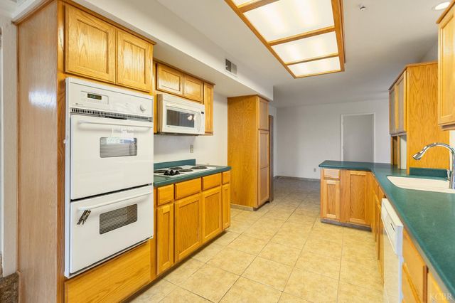 637 Village Green Street, Porterville, CA 93257