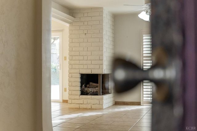 637 Village Green Street, Porterville, CA 93257