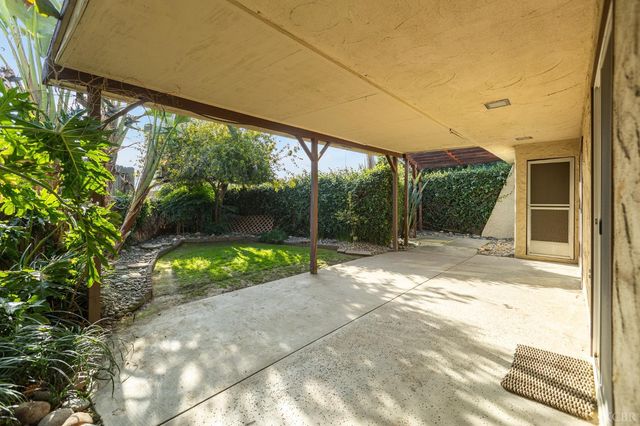 637 Village Green Street, Porterville, CA 93257