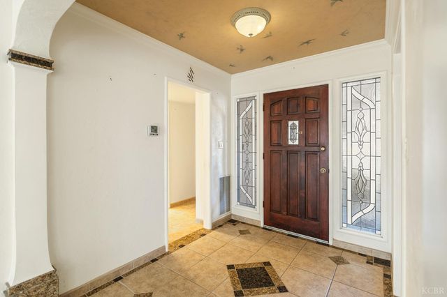 637 Village Green Street, Porterville, CA 93257