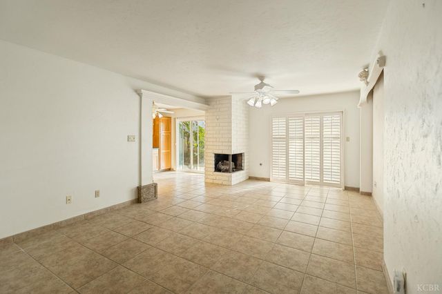 637 Village Green Street, Porterville, CA 93257