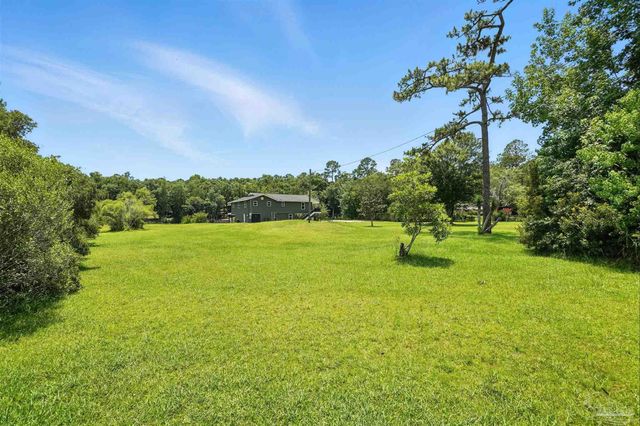4608 Riley Rd, Milton, FL 32583