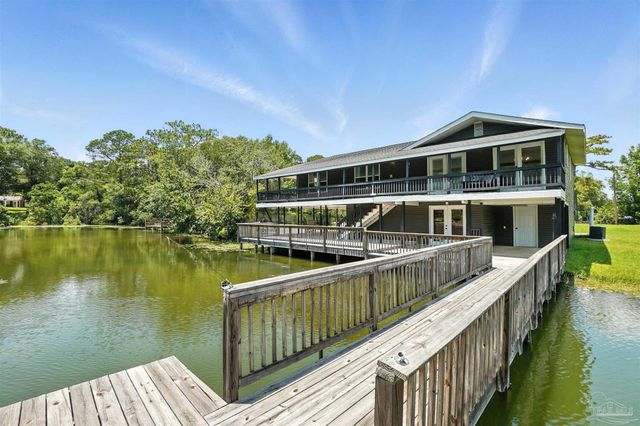 4608 Riley Rd, Milton, FL 32583