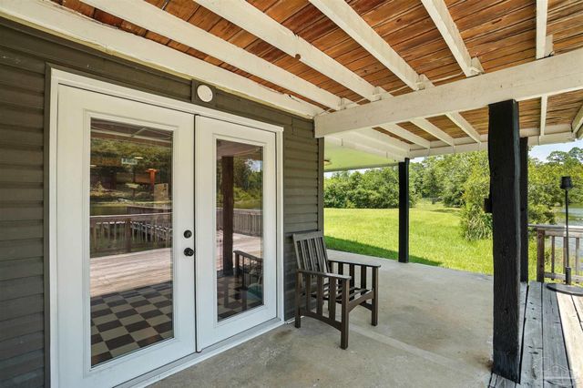4608 Riley Rd, Milton, FL 32583