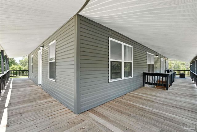 4608 Riley Rd, Milton, FL 32583