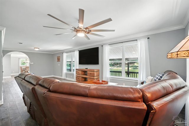 4608 Riley Rd, Milton, FL 32583