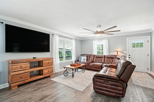 4608 Riley Rd, Milton, FL 32583