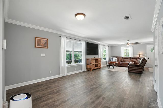 4608 Riley Rd, Milton, FL 32583