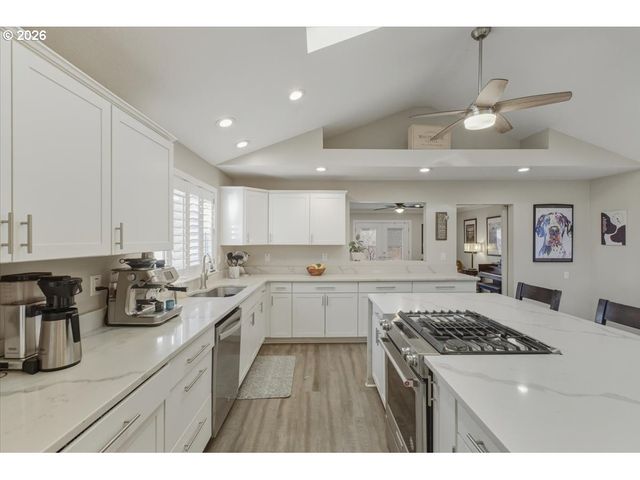 931 ORCHARD St N, Keizer, OR 97303