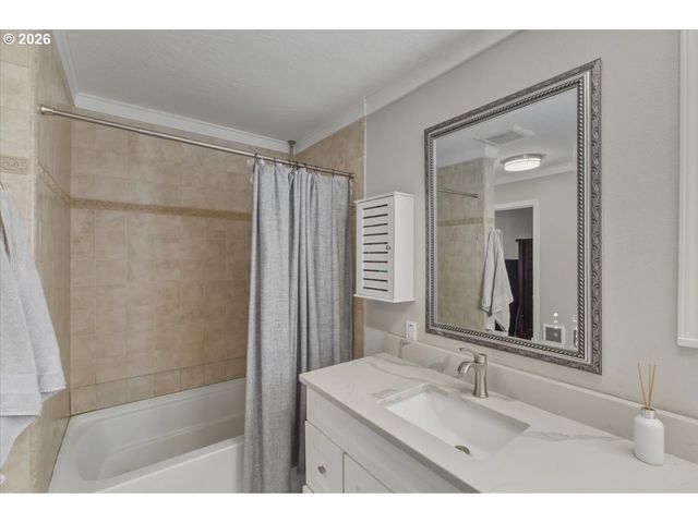 931 ORCHARD St N, Keizer, OR 97303