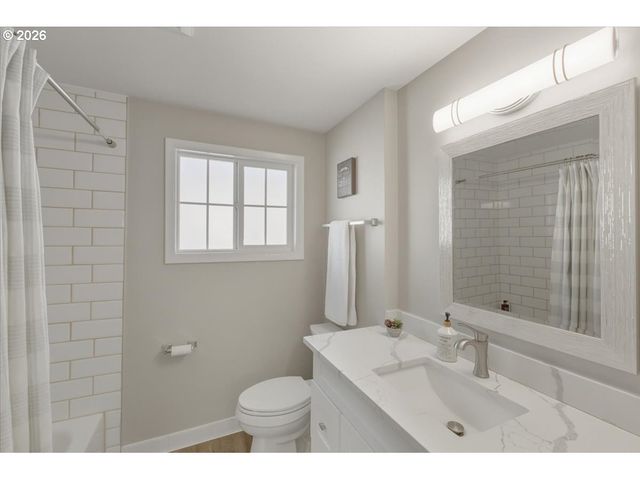 931 ORCHARD St N, Keizer, OR 97303