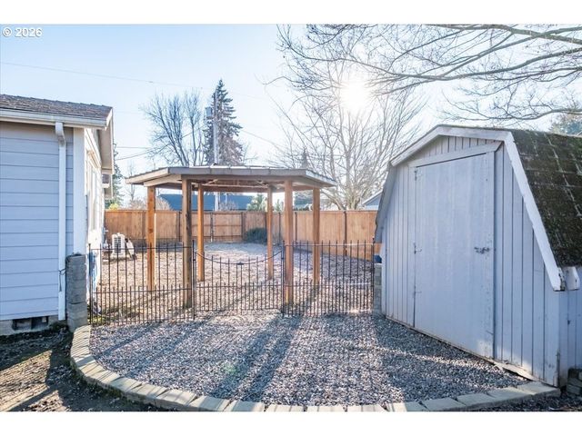 931 ORCHARD St N, Keizer, OR 97303