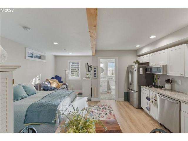 931 ORCHARD St N, Keizer, OR 97303