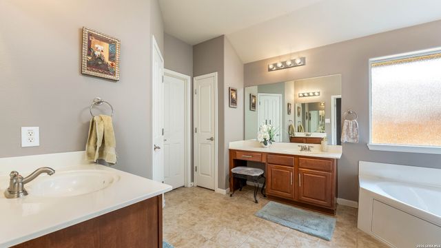 25710 Fan Flower, San Antonio, TX 78261