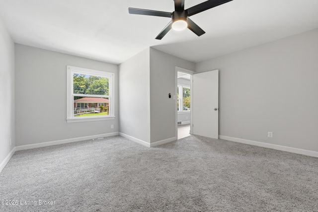 4106 Moray Ct, Louisville, KY 40216