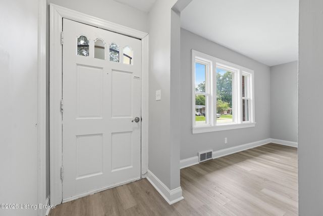 4106 Moray Ct, Louisville, KY 40216