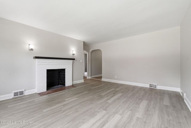 4106 Moray Ct, Louisville, KY 40216